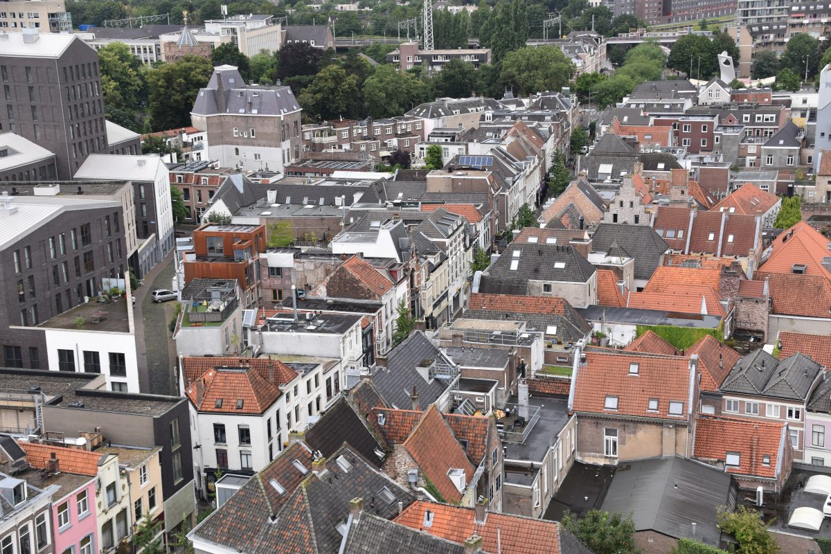 Lange hezelstraat, Straten